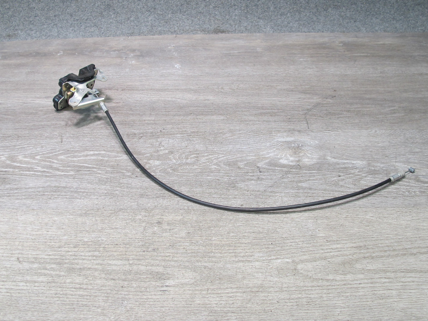 2003-2007 Lexus UZJ100L LX470 Rear Left & Right Trunk Lock Latch Handle Set of 2