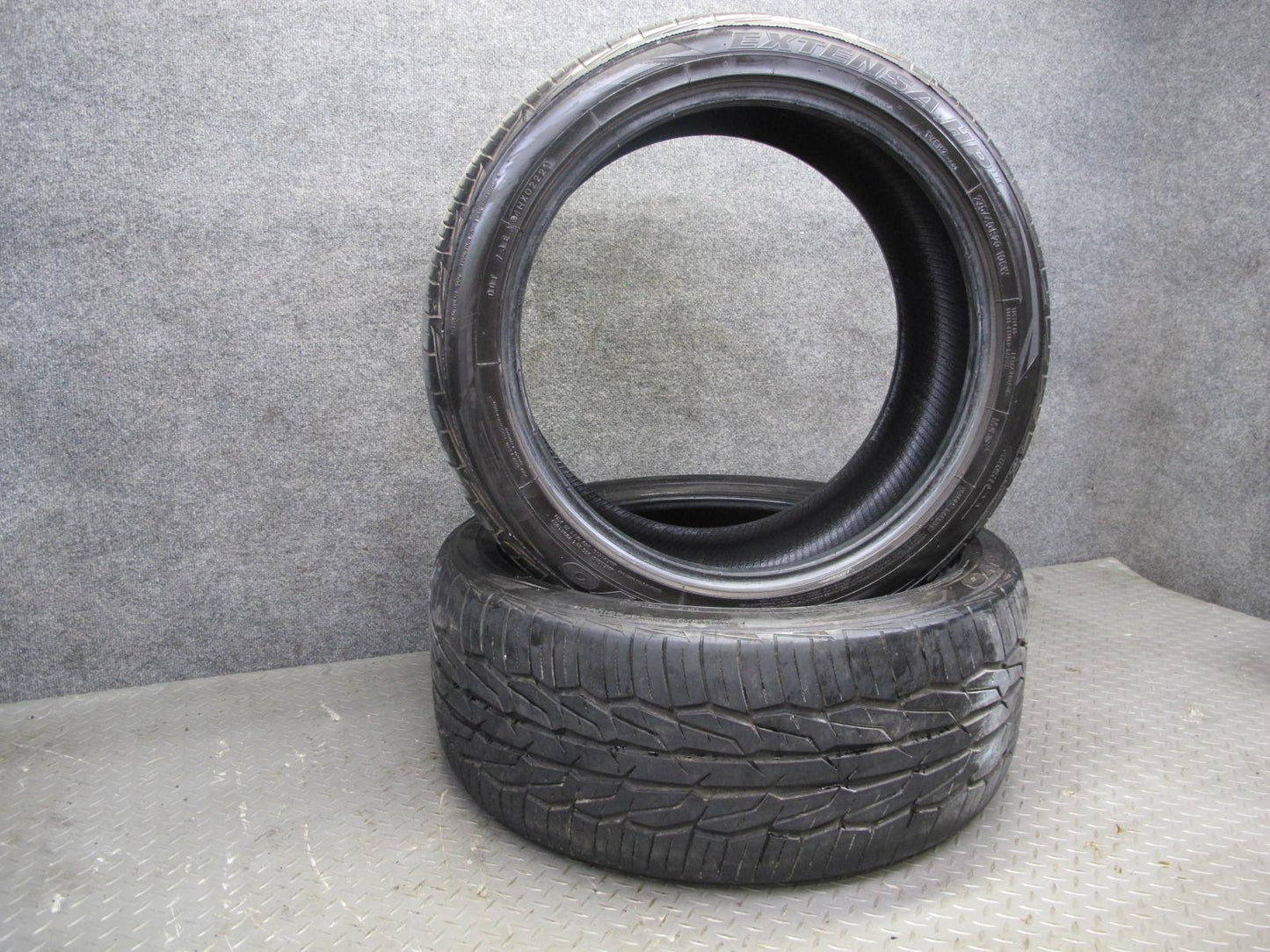 Set of 2 Toyo Extensa HP II A/S Tire 275/40 R20 106W 0222 8/32 & 9/32 Tread