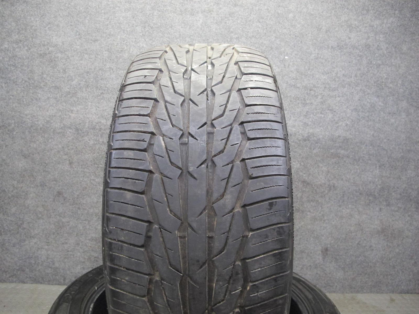 Set of 2 Toyo Extensa HP II A/S Tire 275/40 R20 106W 0222 8/32 & 9/32 Tread