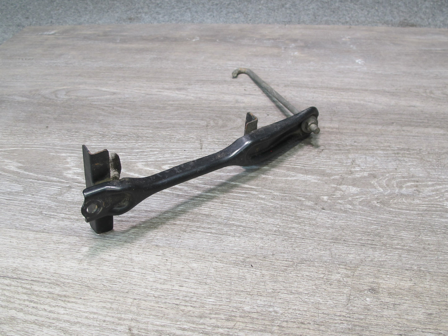 2003-2007 Lexus UZJ100L LX470 Battery Tray Bracket Support Set