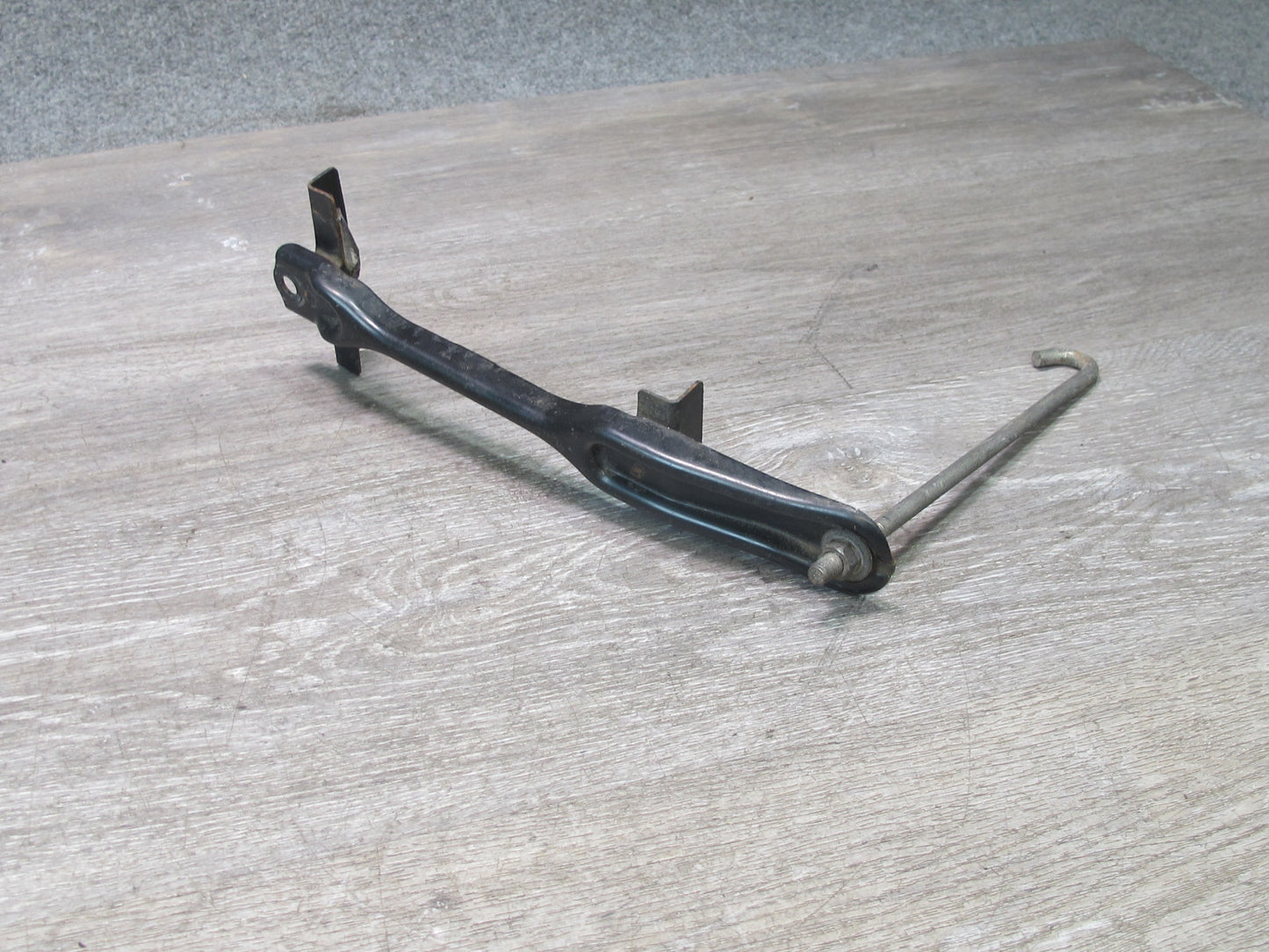 2003-2007 Lexus UZJ100L LX470 Battery Tray Bracket Support Set