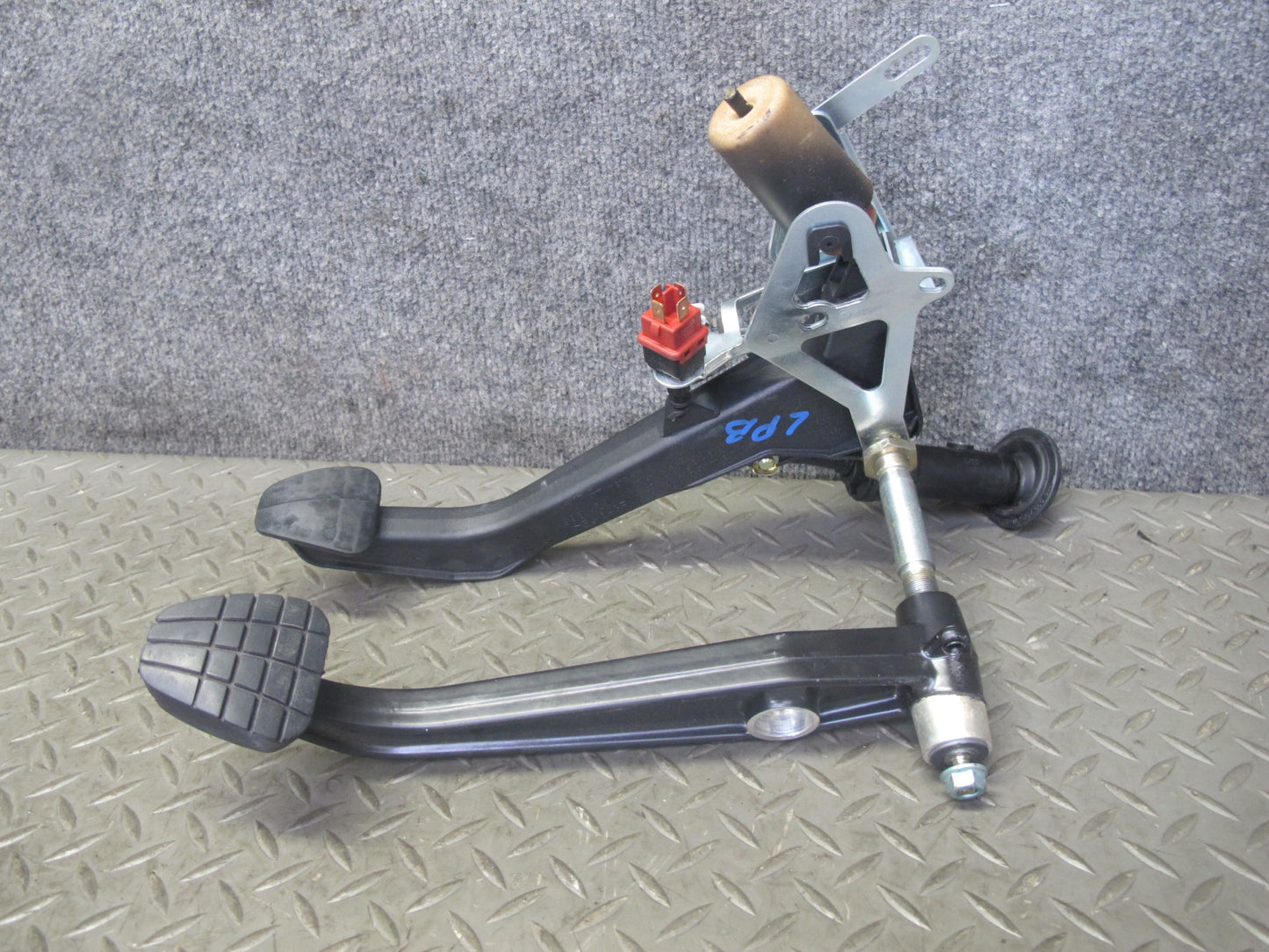 2000-2004 Porsche Boxster 986 M/T Accelerator Gas Brake Clutch Pedal Set