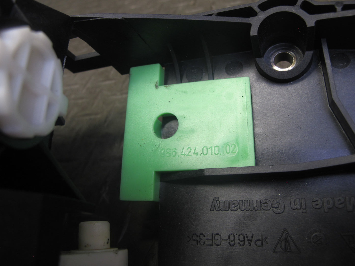 2000-2004 Porsche Boxster 986 5-SPEED Manual Transmission Gear Shifter