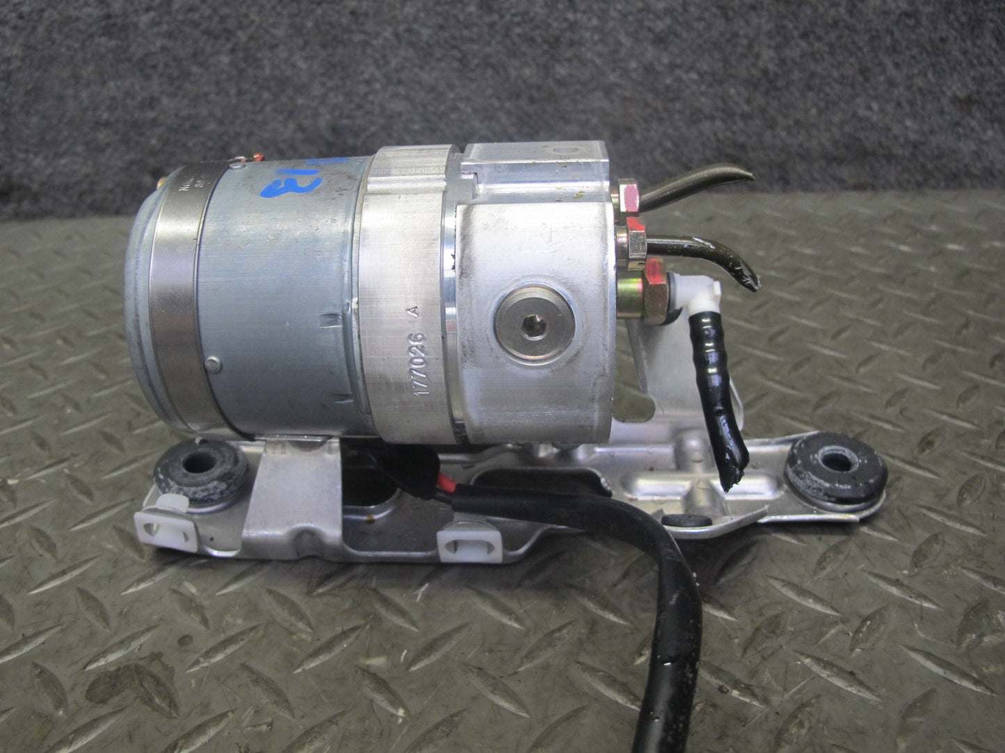 2001-2004 Porsche Boxster 986 ABS Anti Lock Brake PRE Charge Pump 99635577541