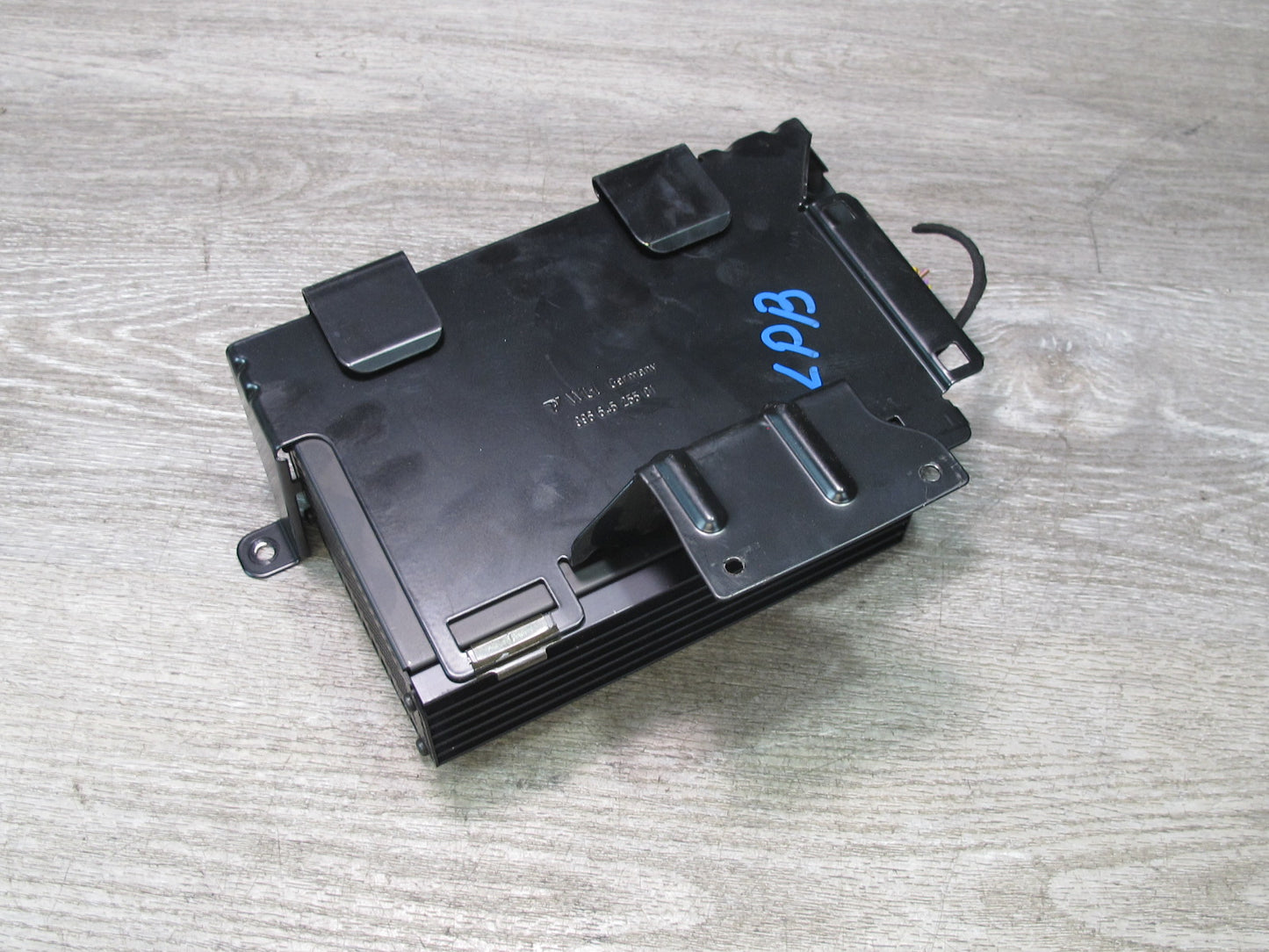 2003-2004 Porsche Boxster 986 Audio Radio Amplifier AMP W/ Mounting Bracket