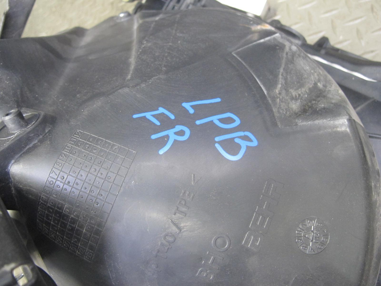 1997-2004 Porsche Boxster 986 Right Engine Radiator Fan Condenser Shroud Assy