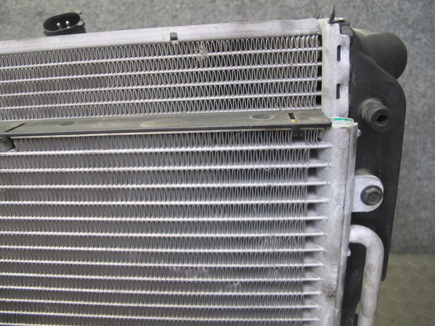 1997-2004 Porsche Boxster 986 Right Engine Radiator Fan Condenser Shroud Assy
