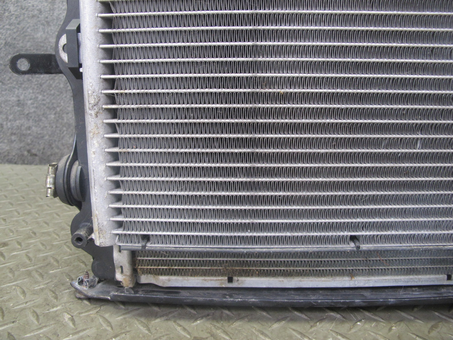 1997-2004 Porsche Boxster 986 Right Engine Radiator Fan Condenser Shroud Assy