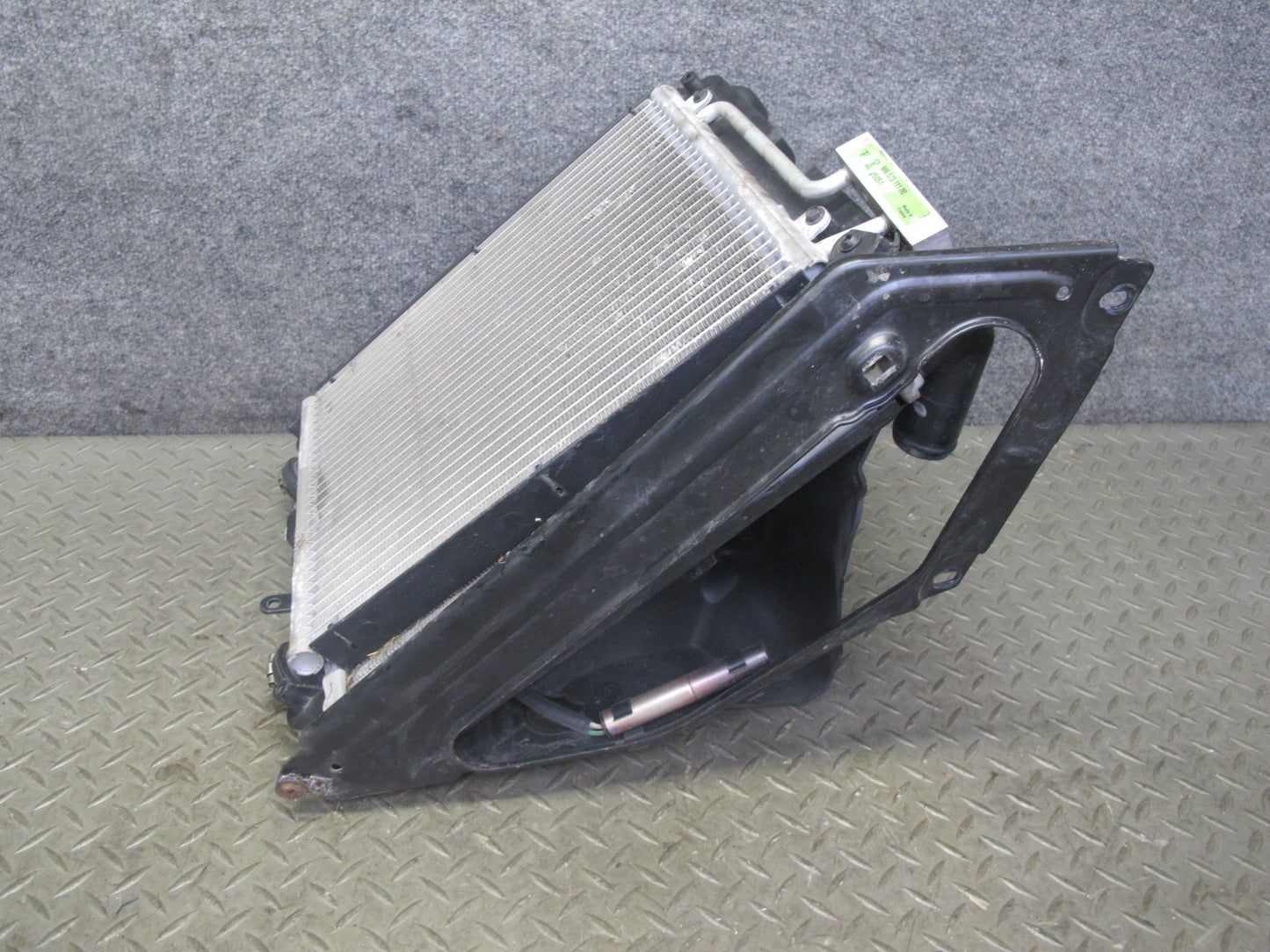 1997-2004 Porsche Boxster 986 Right Engine Radiator Fan Condenser Shroud Assy