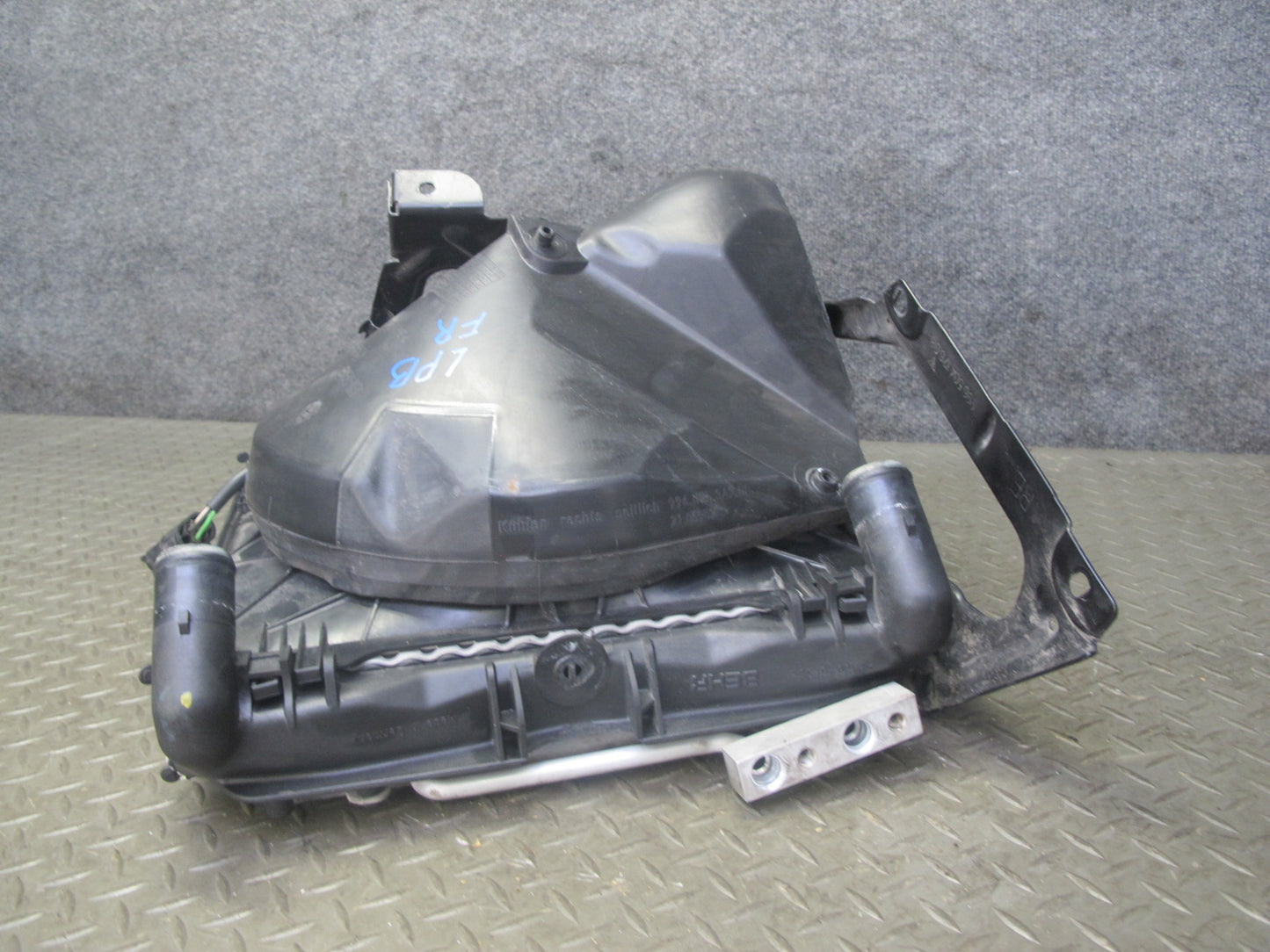 1997-2004 Porsche Boxster 986 Right Engine Radiator Fan Condenser Shroud Assy