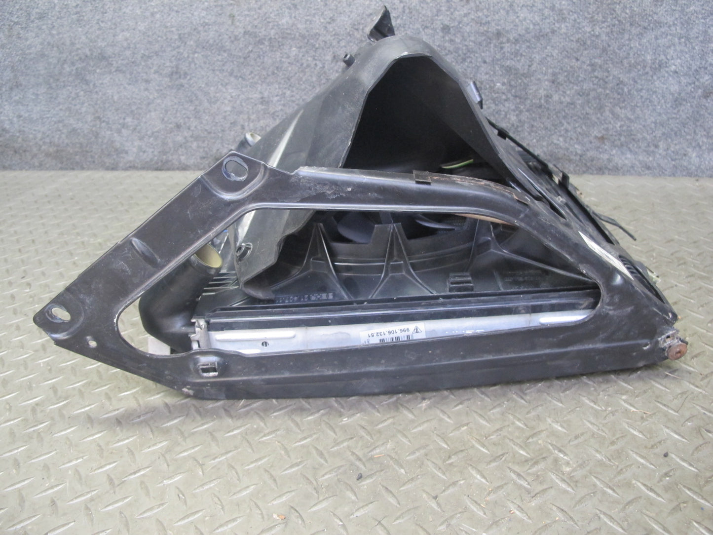 1997-2004 Porsche Boxster 986 Right Engine Radiator Fan Condenser Shroud Assy