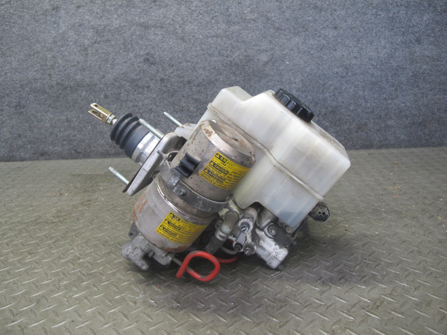 2003-2007 Lexus UZJ100L LX470 ABS Anti Lock Brake Pump Master Cylinder Assembly
