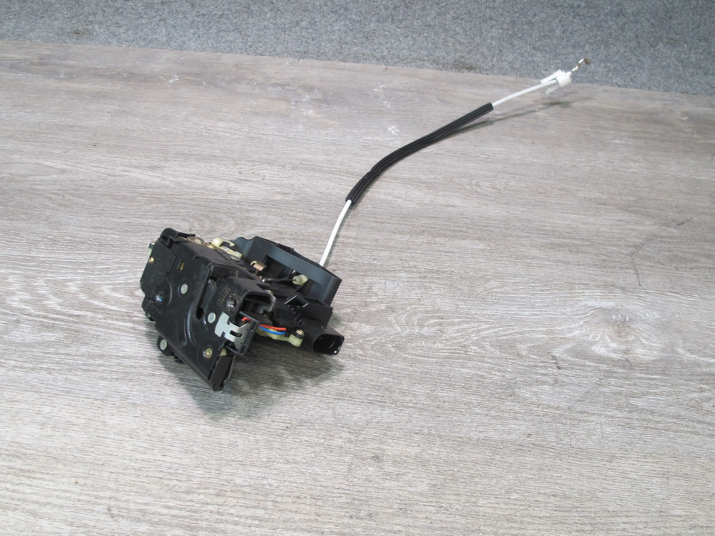 1998-2004 Porsche Boxster 986 Front Left Driver Side Door Lock Latch Actuator