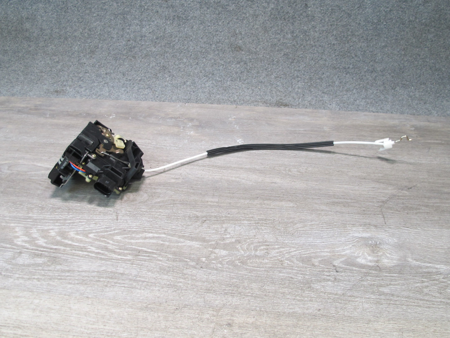1998-2004 Porsche Boxster 986 Front Left Driver Side Door Lock Latch Actuator