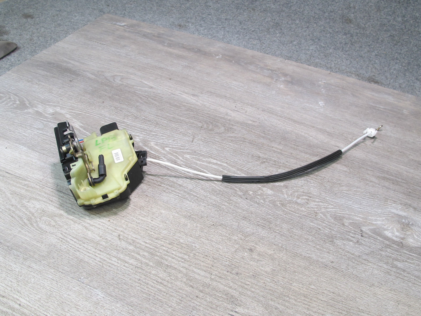 1998-2004 Porsche Boxster 986 Front Left Driver Side Door Lock Latch Actuator