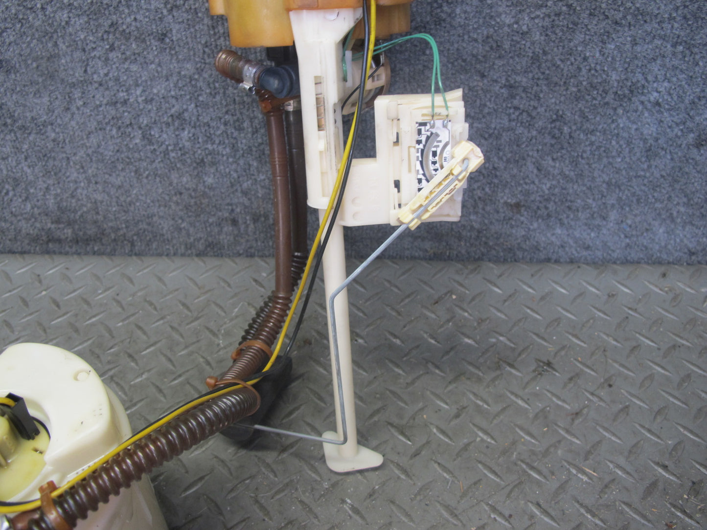 2002-2004 Porsche Boxster 986 in Tank Fuel Gas Pump Sender Unit Module Assembly