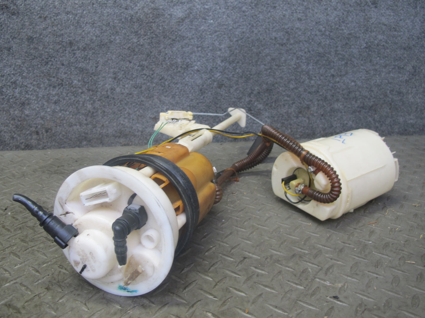 2002-2004 Porsche Boxster 986 in Tank Fuel Gas Pump Sender Unit Module Assembly