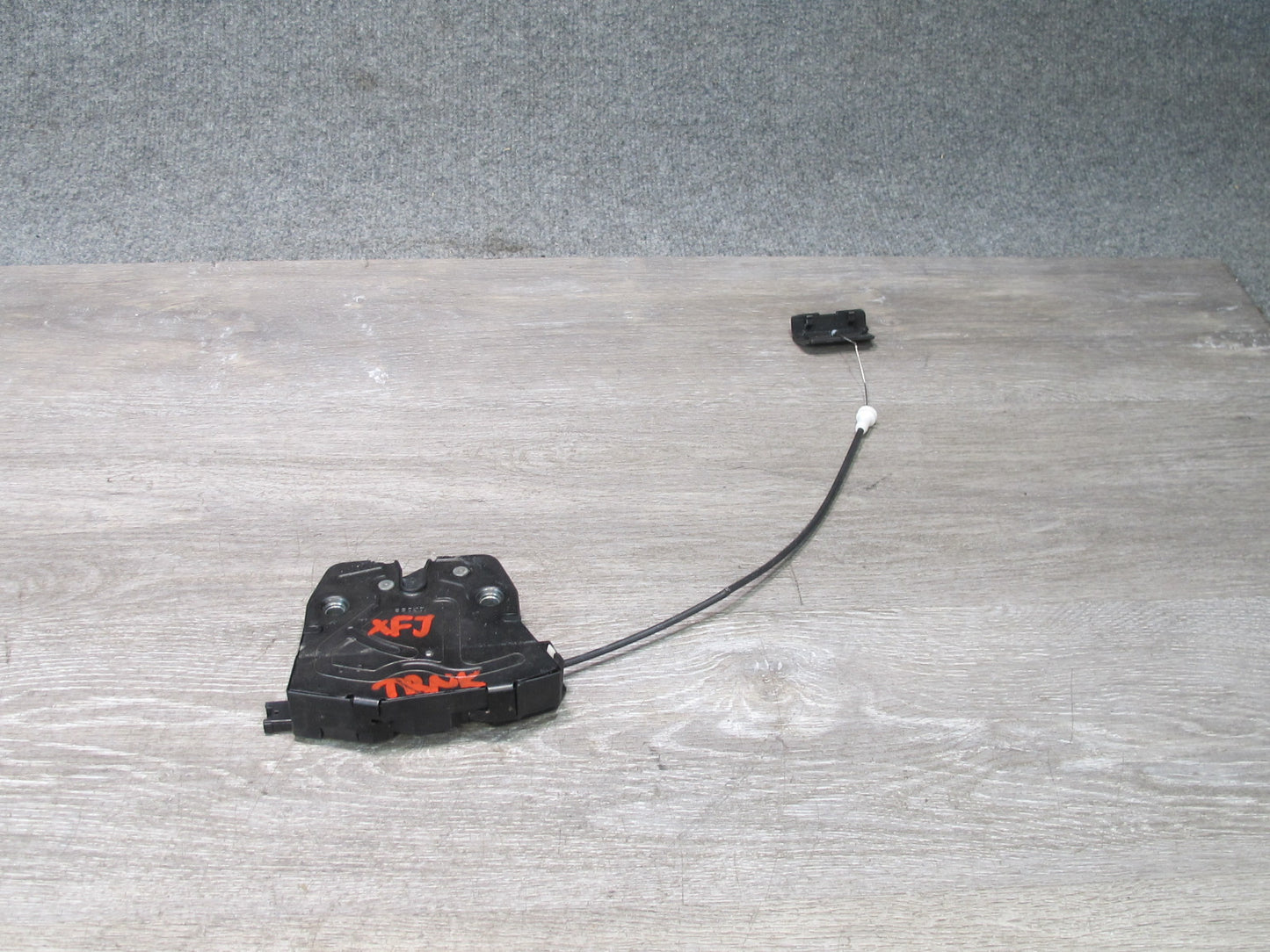 2007-2013 BMW E70 X5 Rear Trunk Lid Lock Latch Actuator 7308849