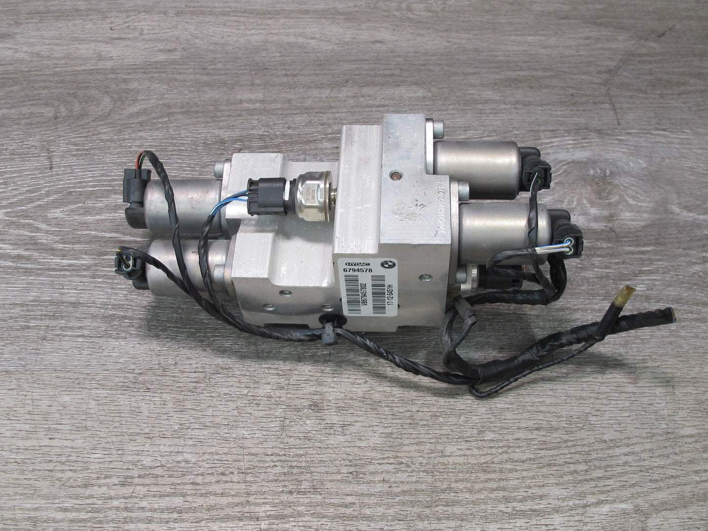 2007-2013 BMW E70 E71 E72 Dynamic Drive Suspension Valve Block 6794578