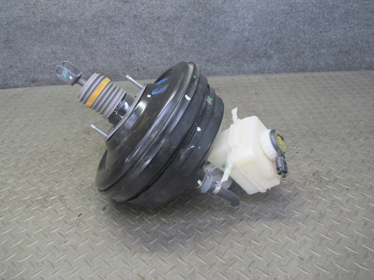 2007-2013 BMW E70 E71 E72 Brake Master Cylinder Booster Fluid Reservoir