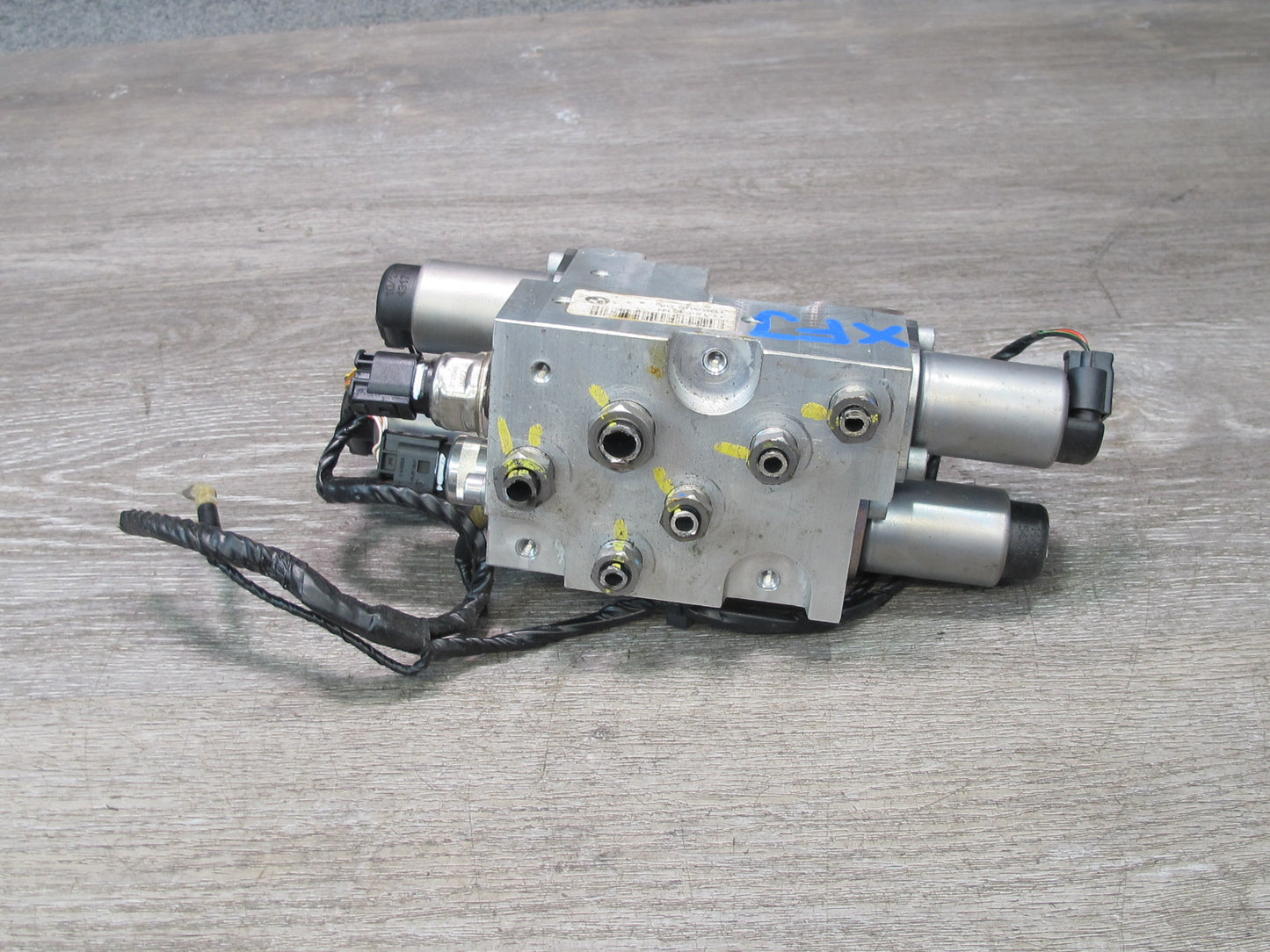2007-2013 BMW E70 E71 E72 Dynamic Drive Suspension Valve Block 6794578