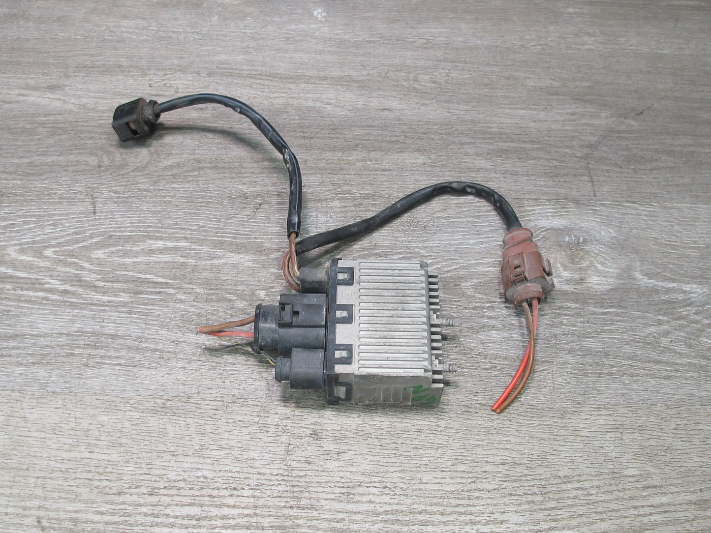 2005-2012 Porsche 911 997 Boxster Engine Cooling Fan Control Module 99761843601