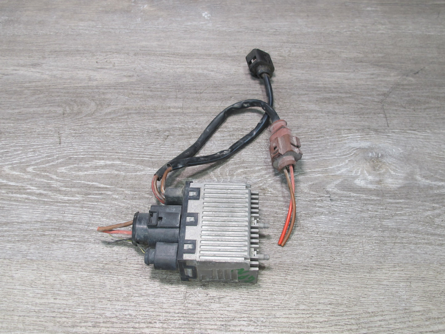 2005-2012 Porsche 911 997 Boxster Engine Cooling Fan Control Module 99761843601