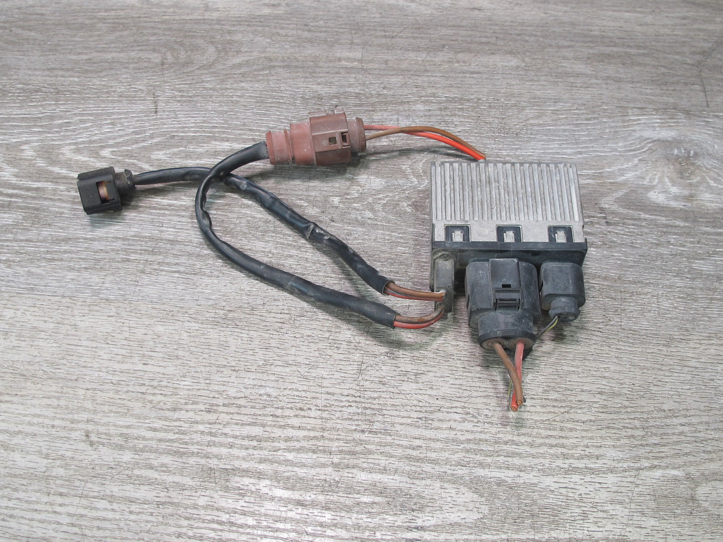 2005-2012 Porsche 911 997 Boxster Engine Cooling Fan Control Module 99761843601