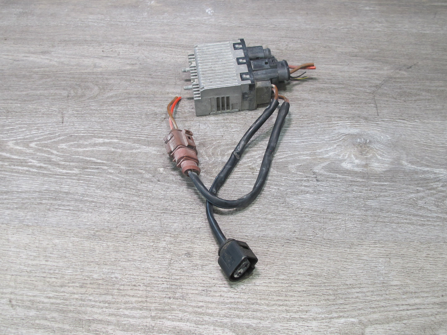 2005-2012 Porsche 911 997 Boxster Engine Cooling Fan Control Module 99761843601