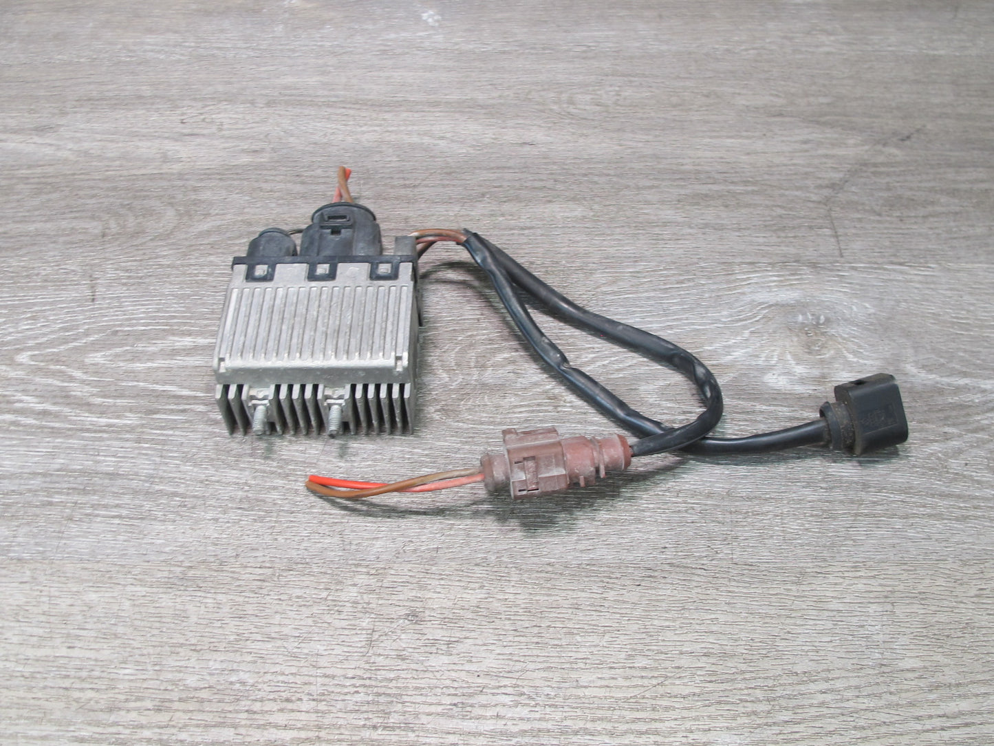 2005-2012 Porsche 911 997 Boxster Engine Cooling Fan Control Module 99761843601