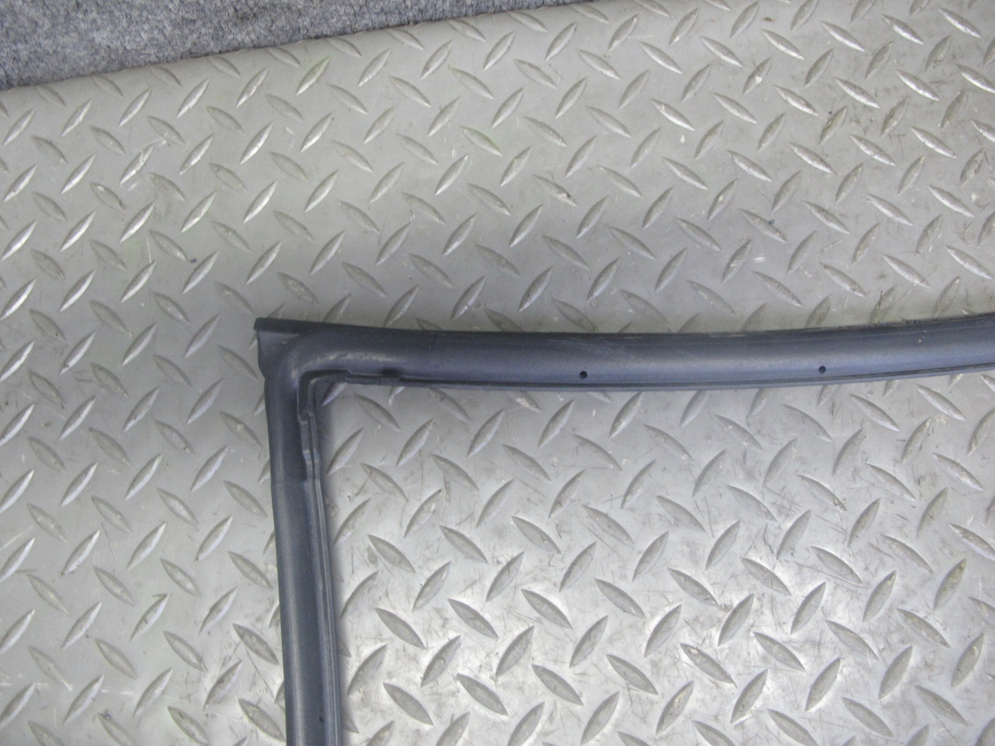 2003-2007 Lexus LX470 Front Left Door Weatherstrip Rubber Seal Gasket