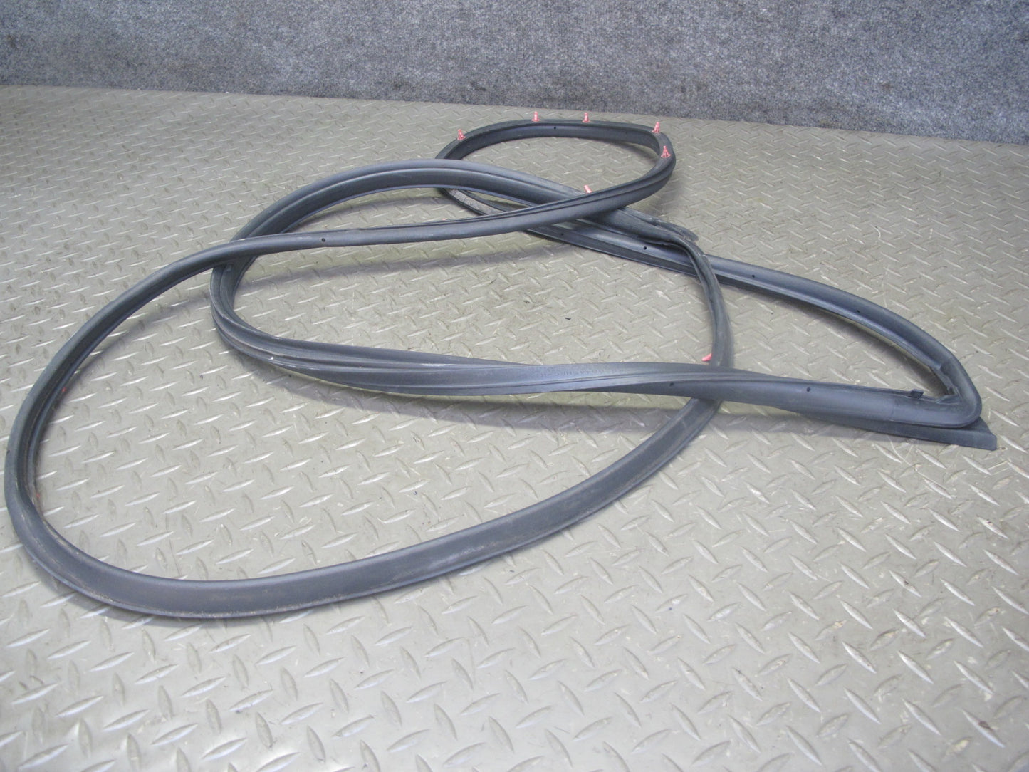 2003-2007 Lexus LX470 Front Left Door Weatherstrip Rubber Seal Gasket