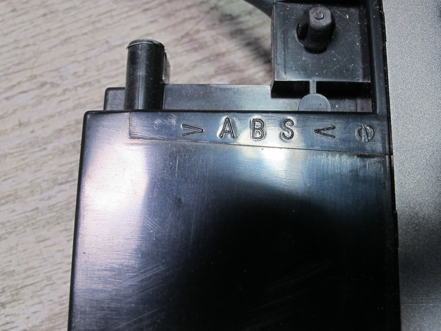 2003-2004 Lexus UZJ100L LX470 Heater Window Defrost Control Switch 55912-60180