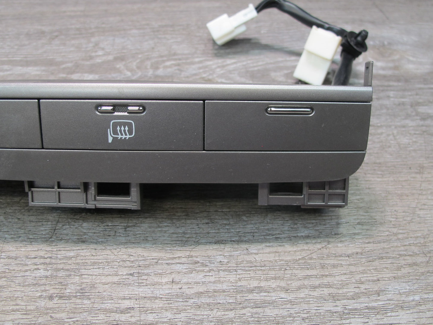 2003-2004 Lexus UZJ100L LX470 Heater Window Defrost Control Switch 55912-60180