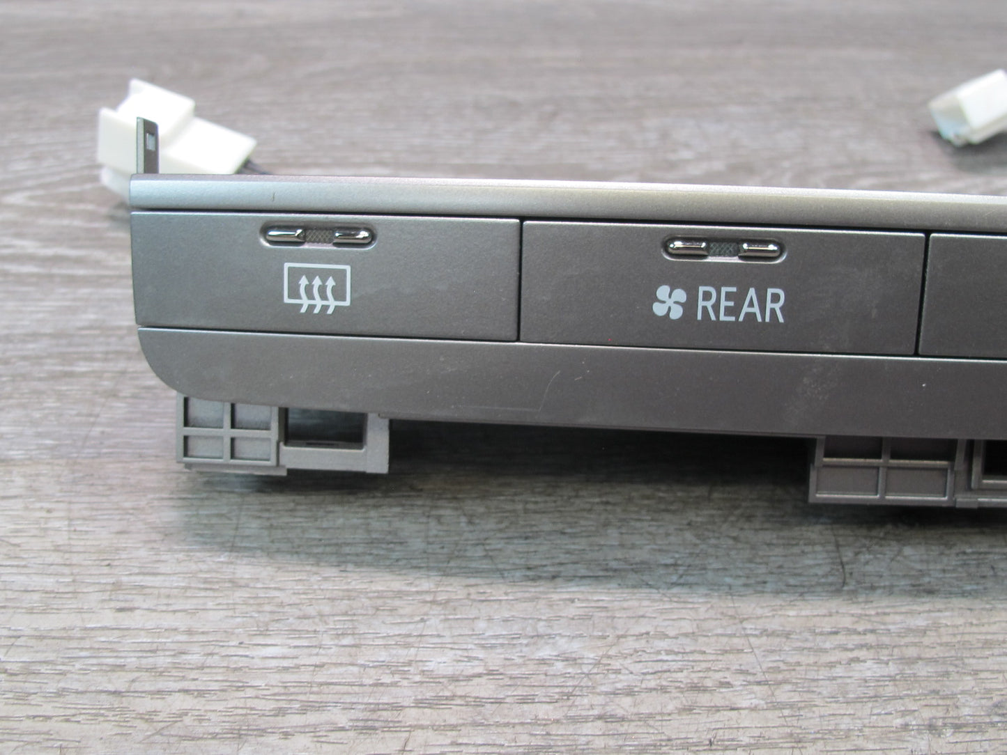 2003-2004 Lexus UZJ100L LX470 Heater Window Defrost Control Switch 55912-60180