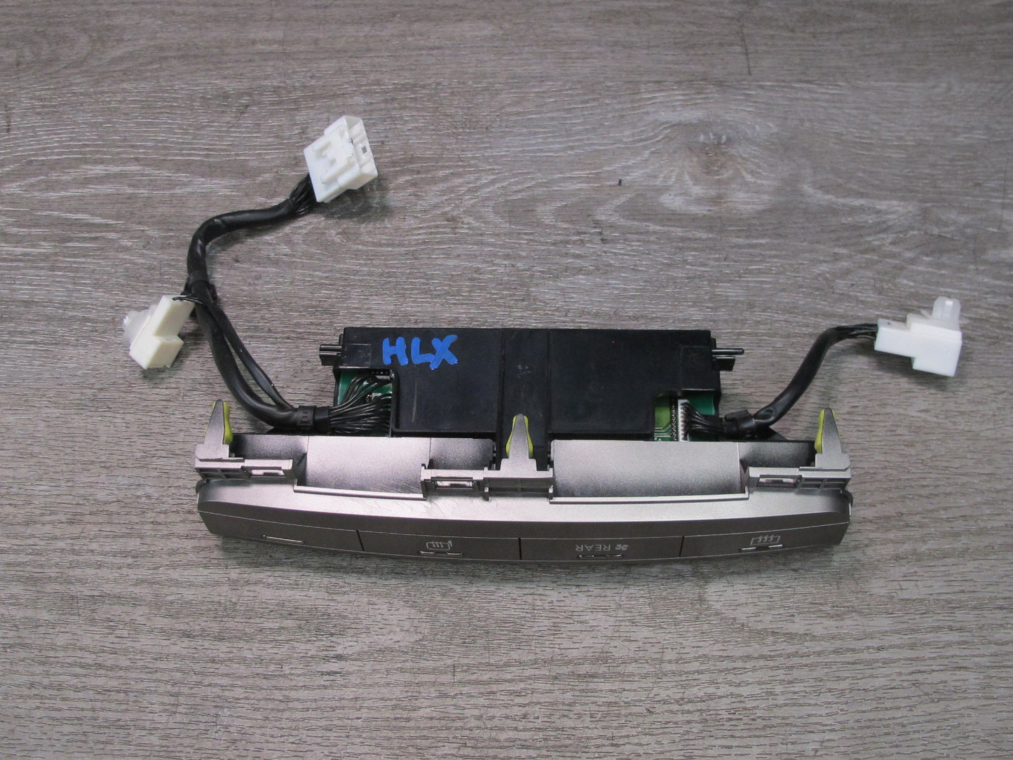 2003-2004 Lexus UZJ100L LX470 Heater Window Defrost Control Switch 55912-60180