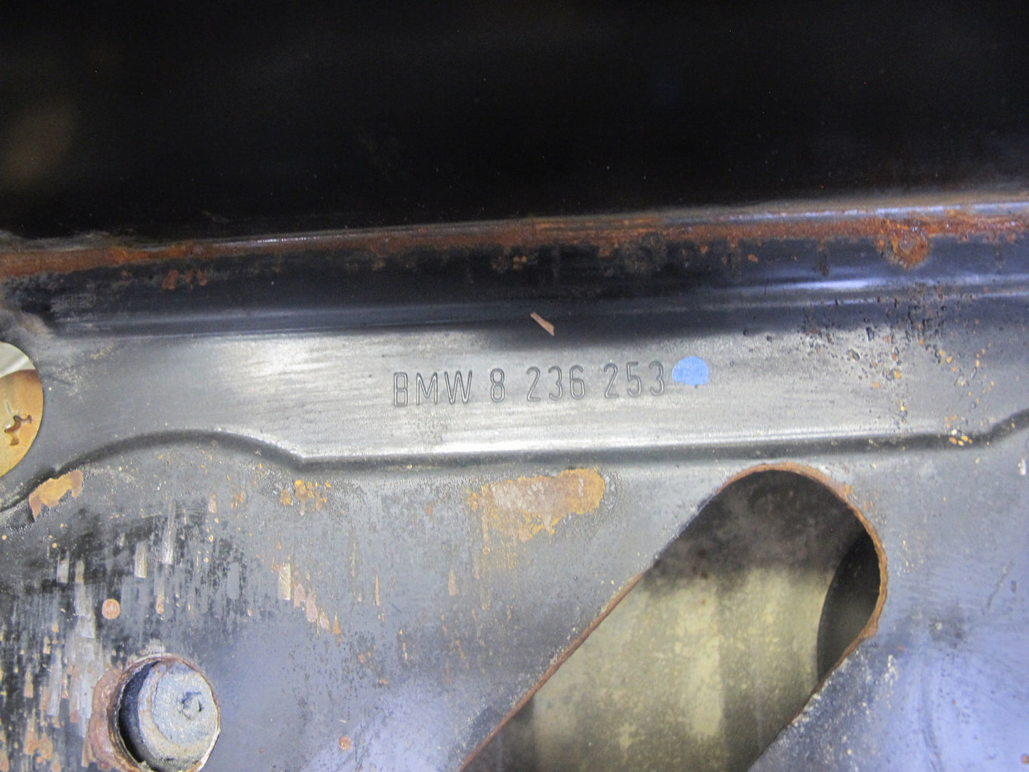01-06 BMW E46 Convertible Battery Tray Vibration Absorber Bracket Assembly OEM