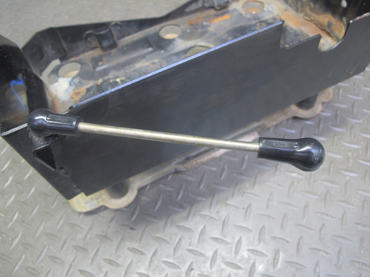 01-06 BMW E46 Convertible Battery Tray Vibration Absorber Bracket Assembly OEM