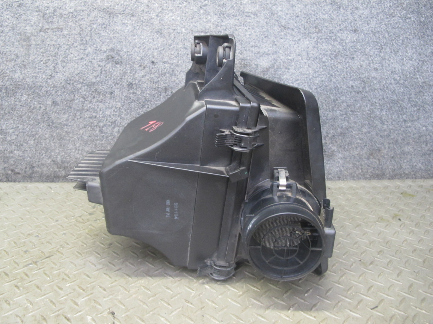 03-06 BMW E46 330i 330Ci M54 Air Intake Cleaner Filter Box w MAF Sensor OEM