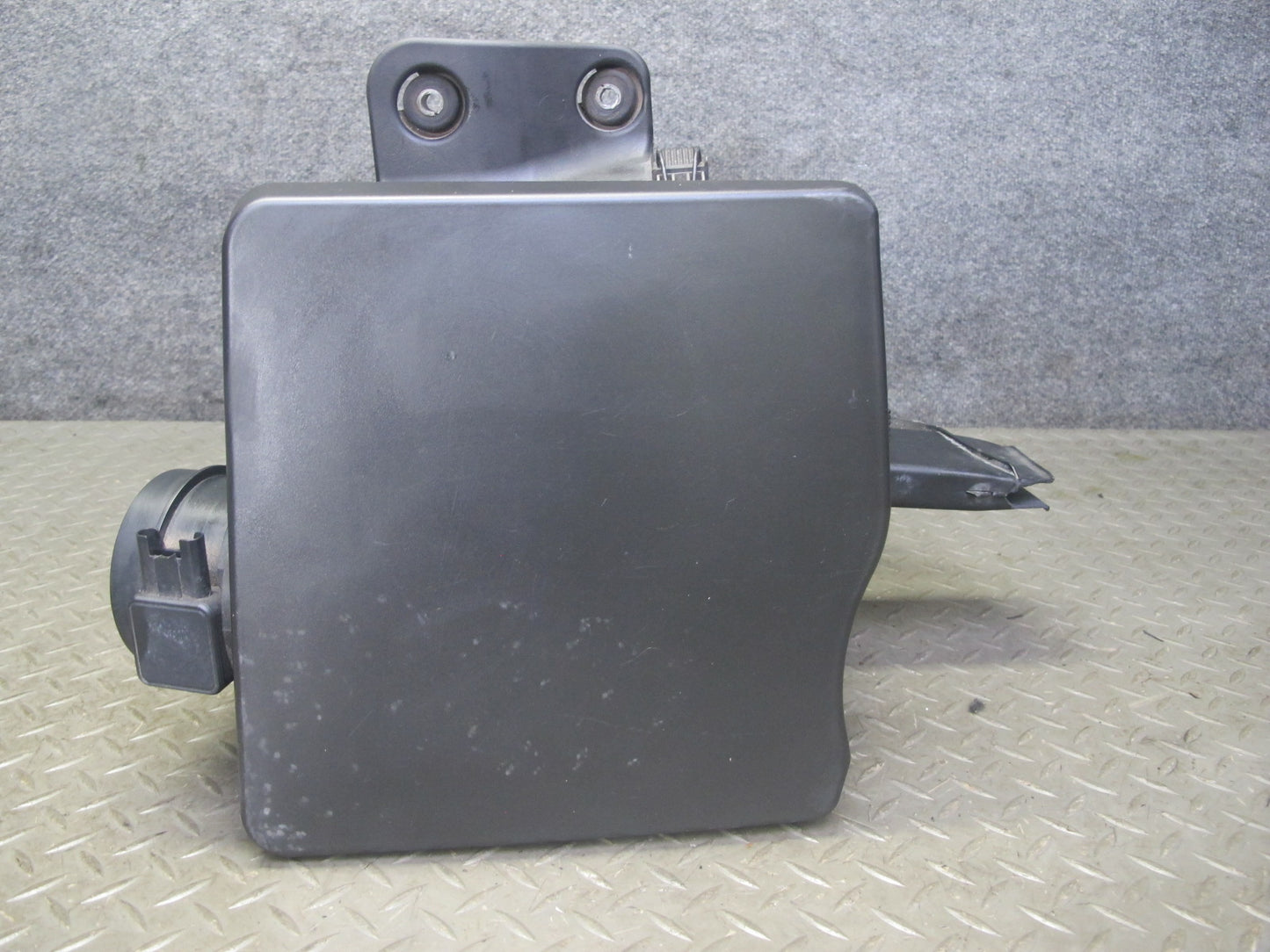 03-06 BMW E46 330i 330Ci M54 Air Intake Cleaner Filter Box w MAF Sensor OEM