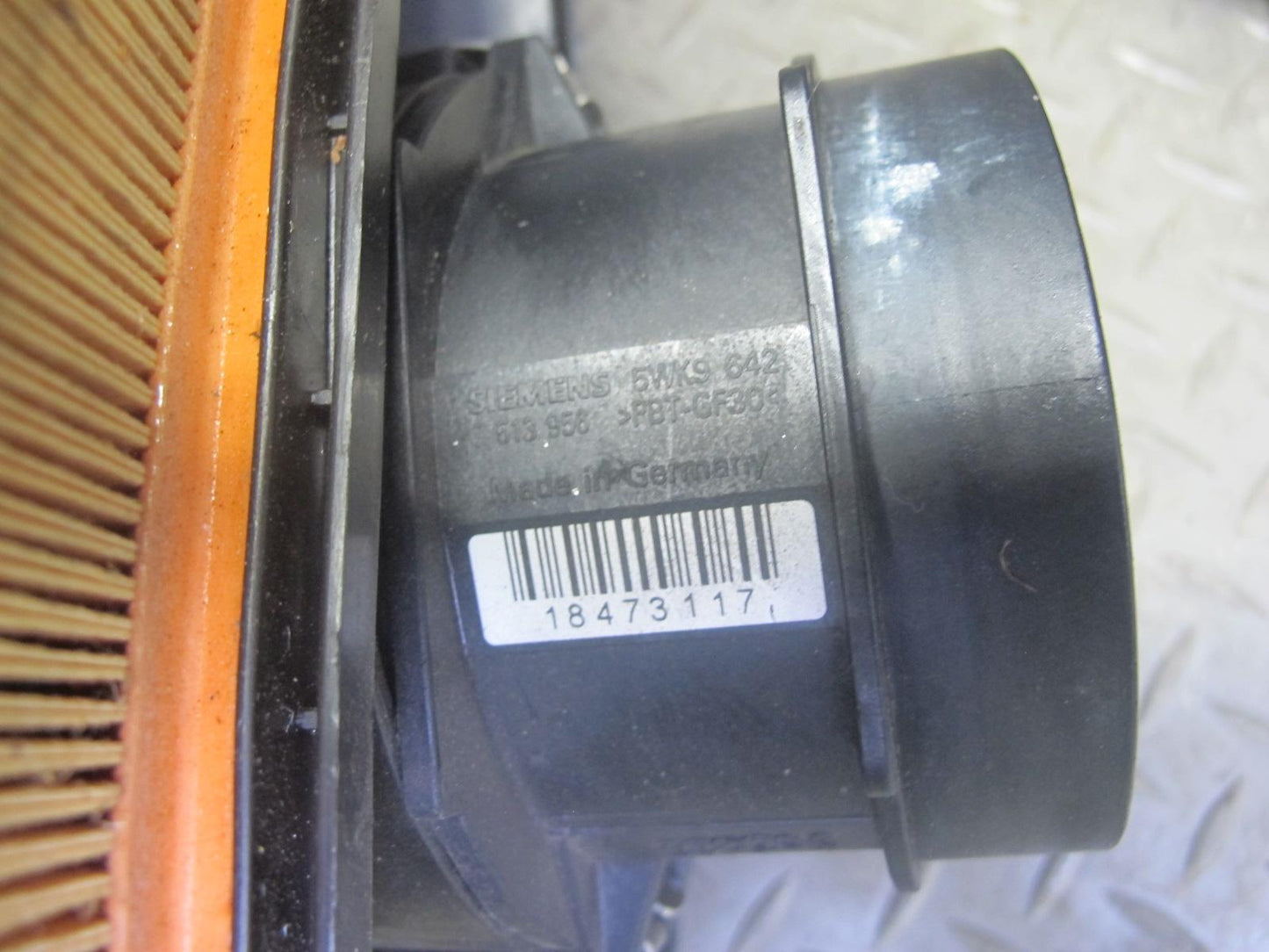 03-06 BMW E46 330i 330Ci M54 Air Intake Cleaner Filter Box w MAF Sensor OEM