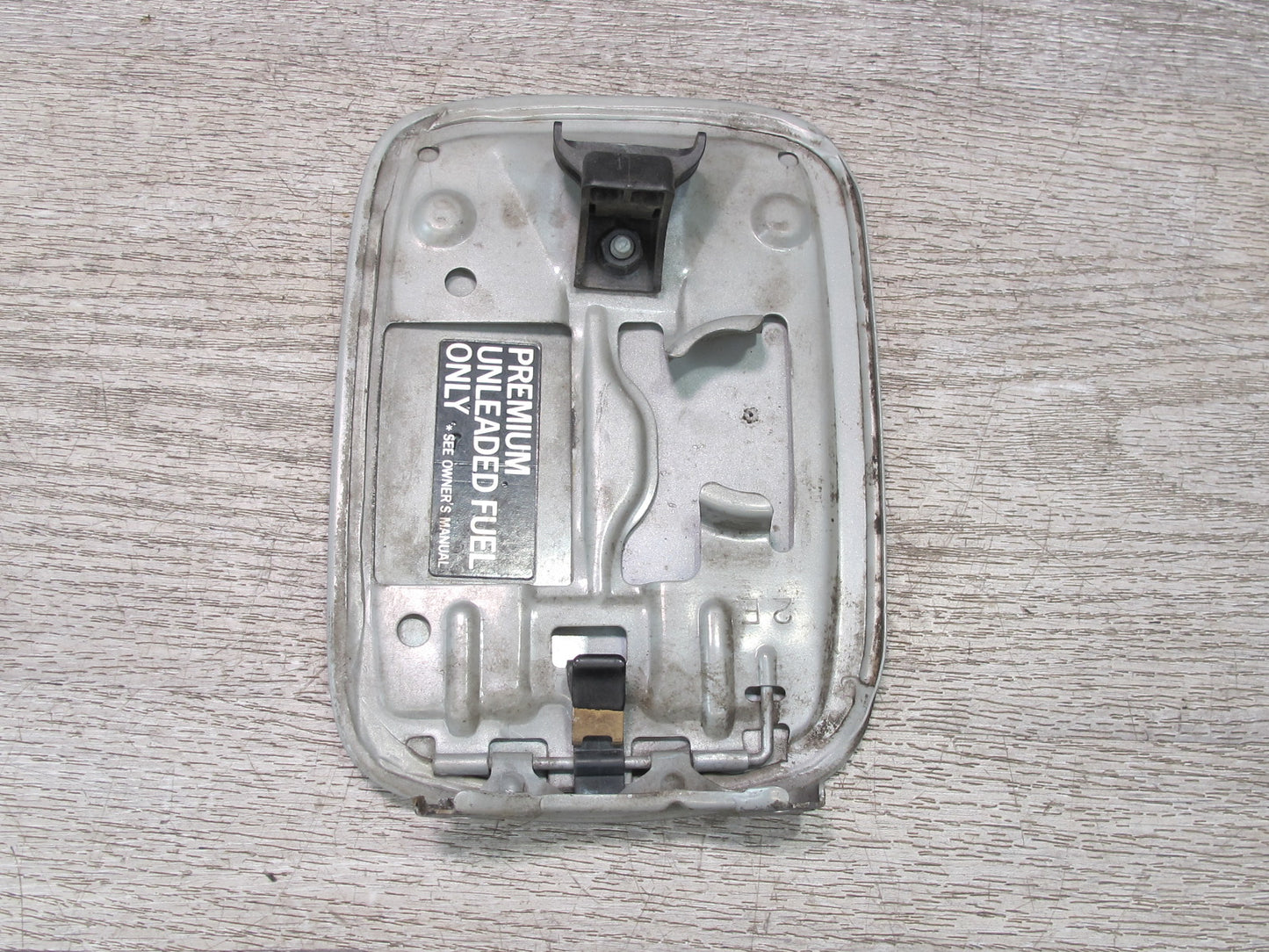 98-05 Lexus JZS160L GS400 GS430 GS300 Fuel Tank Filler Door Lid Cover Silver OEM