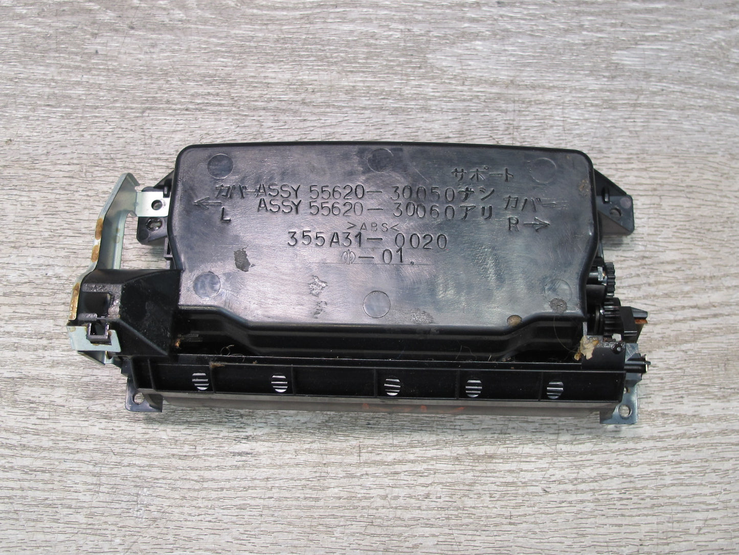 98-05 Lexus JZS160L GS400 GS430 GS300 Center Console CUP Holder 55620-30050 OEM