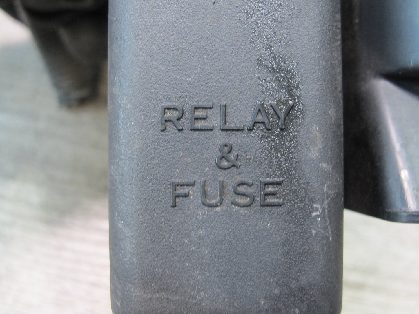 98-00 Lexus GS300 JZS160L Underhood Fuse Relay Box 3138XA2 OEM