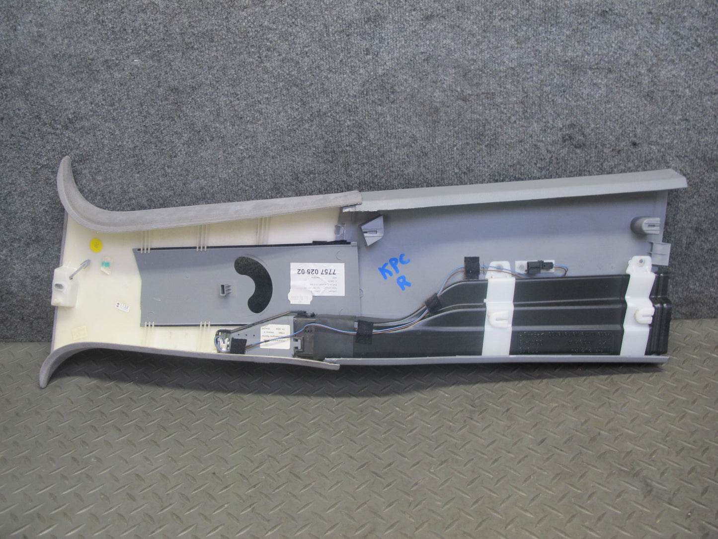 2003-2010 Porsche Cayenne 955 Left & Right B Pillar Upper Trim Cover Panel Set