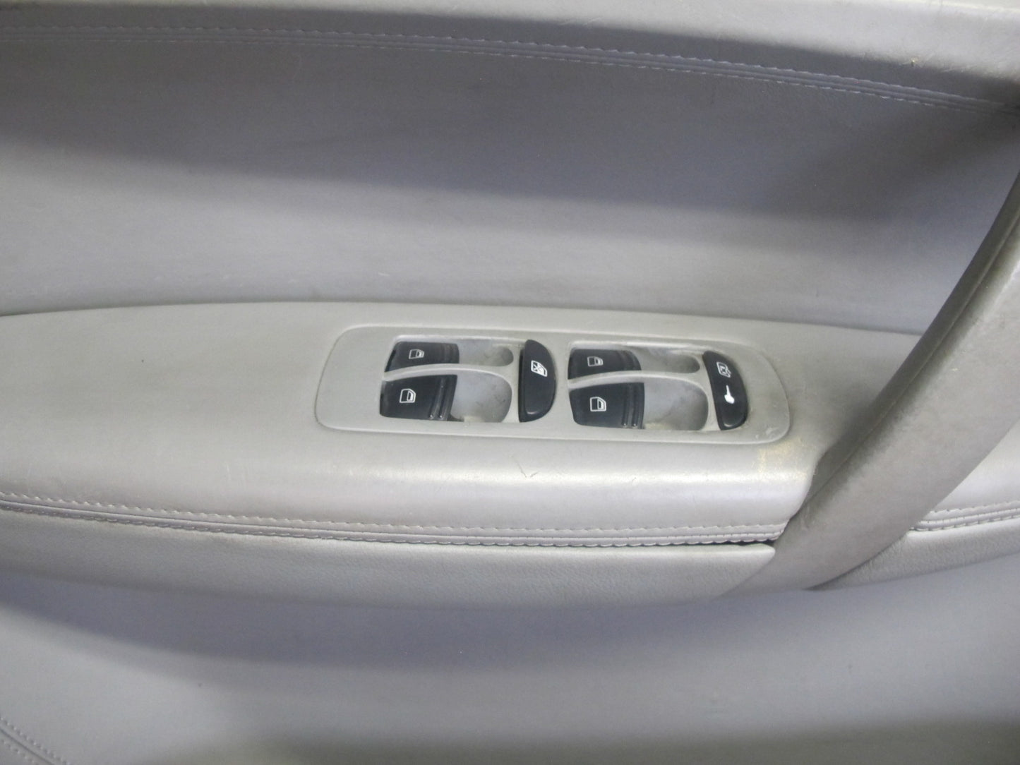 2003-2006 Porsche Cayenne 955 Front Left & Right Door Interior Trim Panel Set