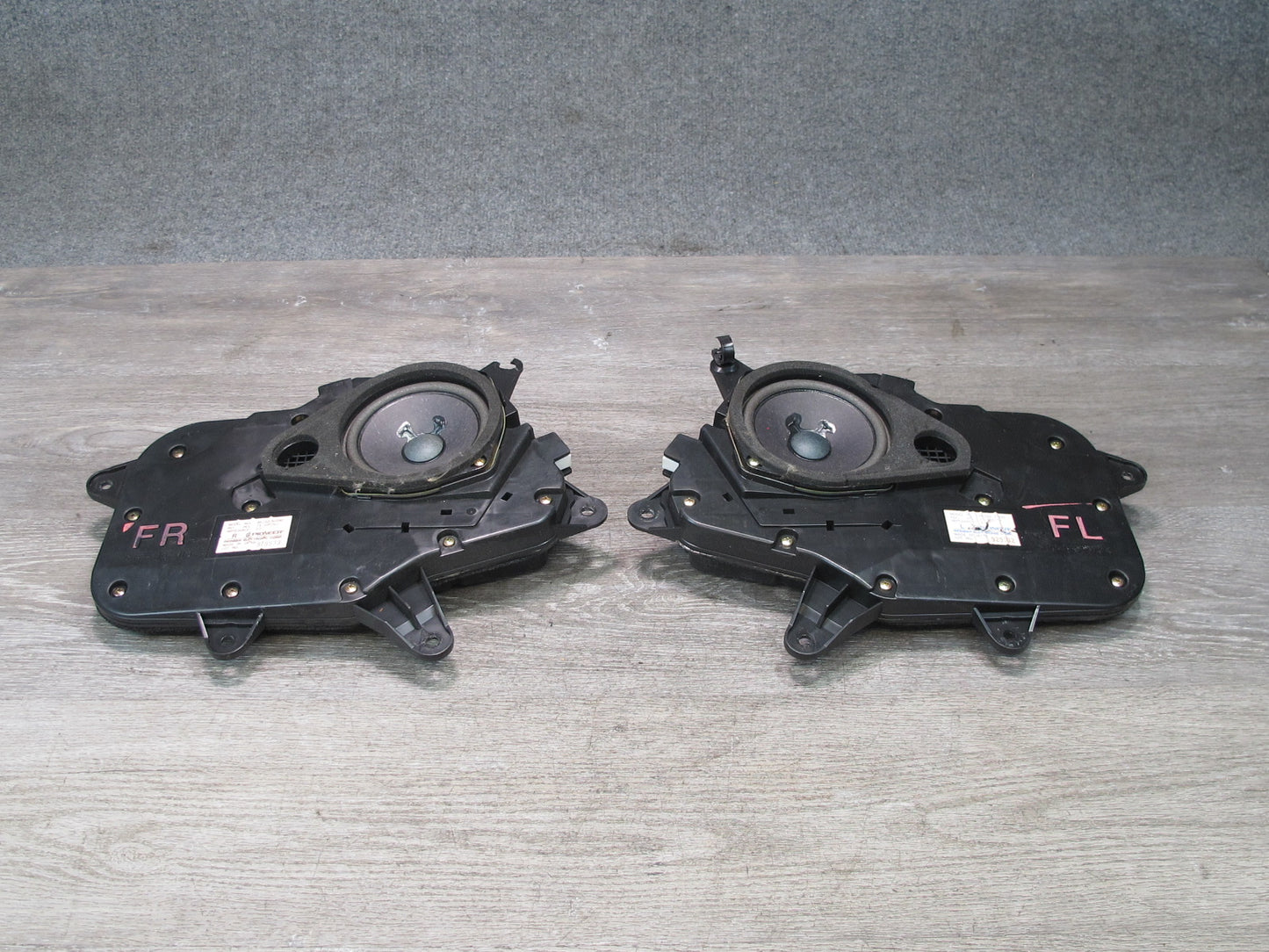 98-04 Lexus GS400 GS430 GS300 Set of 2 Front Left & Right Door Speaker OEM