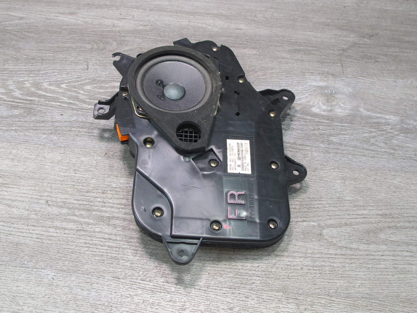 98-04 Lexus GS400 GS430 GS300 Set of 2 Front Left & Right Door Speaker OEM
