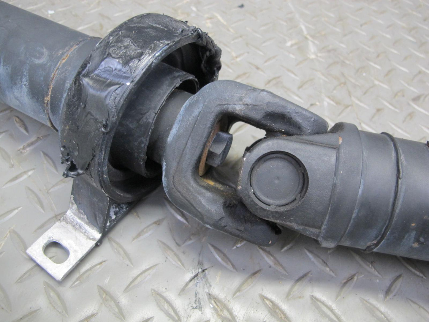 04-06 BMW E46 330i 330Ci RWD A/T Auto Transmission Driveshaft Drive Shaft OEM
