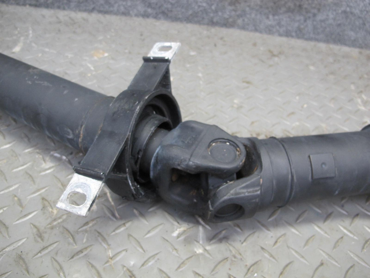 04-06 BMW E46 330i 330Ci RWD A/T Auto Transmission Driveshaft Drive Shaft OEM